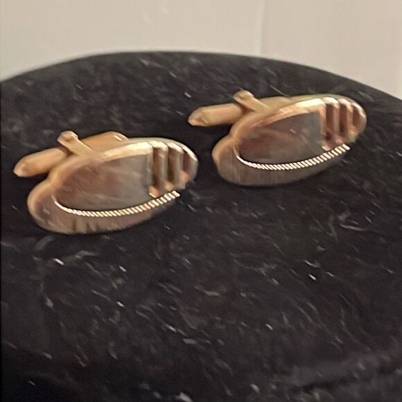 Vintage 60s Swank Art Deco oval diamond etched gold tone bullet back cuff links - Picture 5 of 13